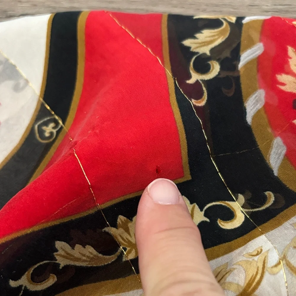 Source Unknown luxurious scarf